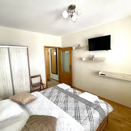 Sunny Apartment *