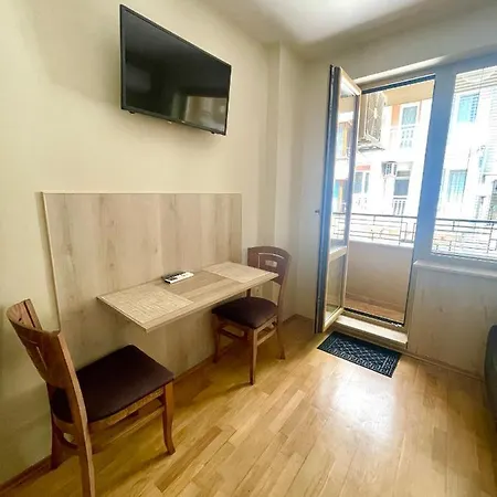 Sunny Apartment *